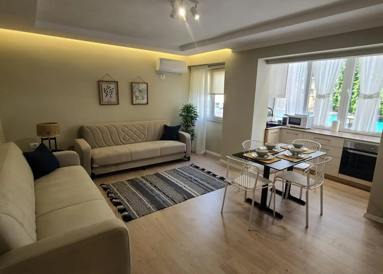 Tesa Apartment, Accommodates 4, Next To City Center, With Ac And Wifi contacts