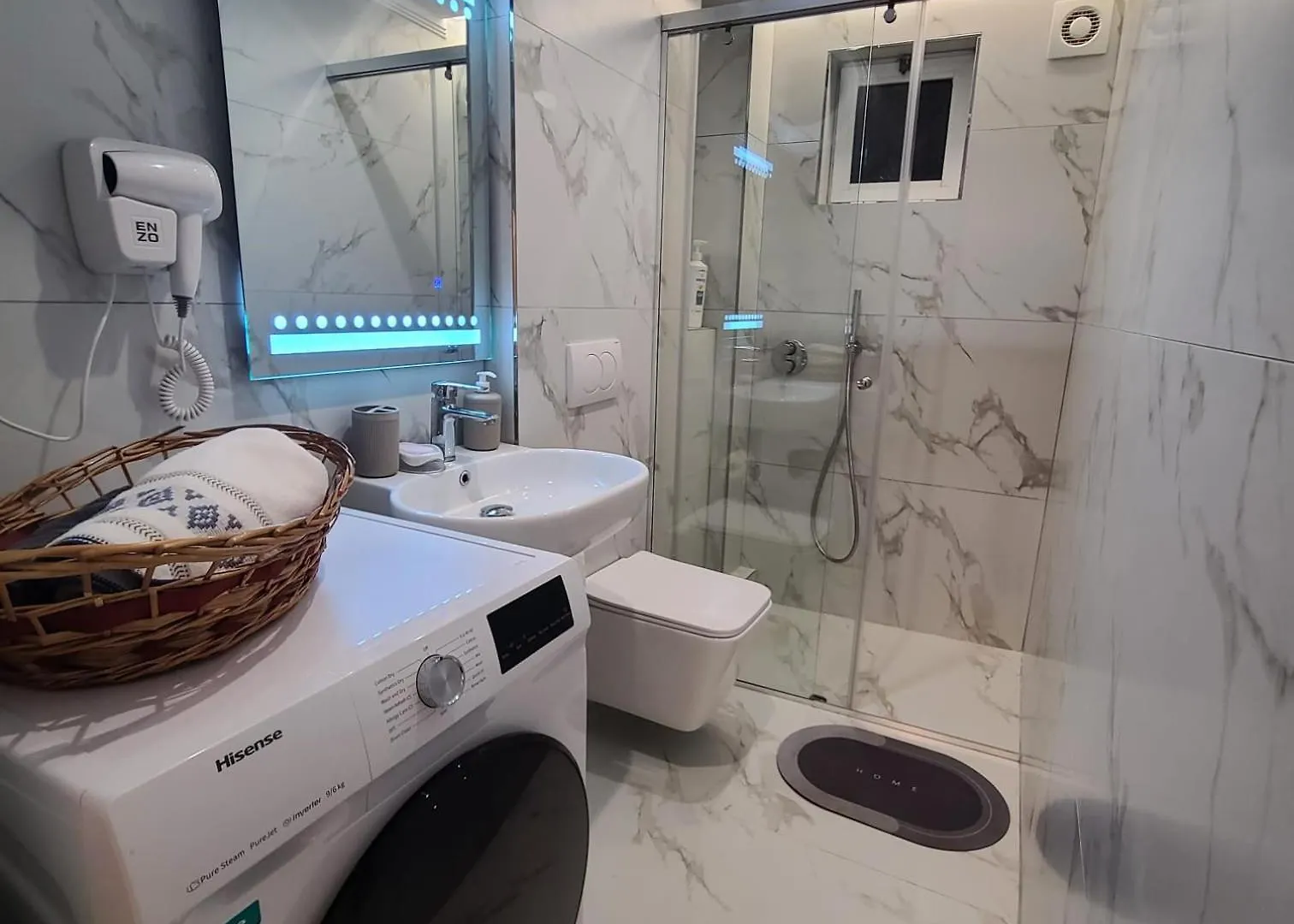 Tesa Apartment, Accommodates 4, Next To City Center, With Ac And Wifi Tirana Apartment